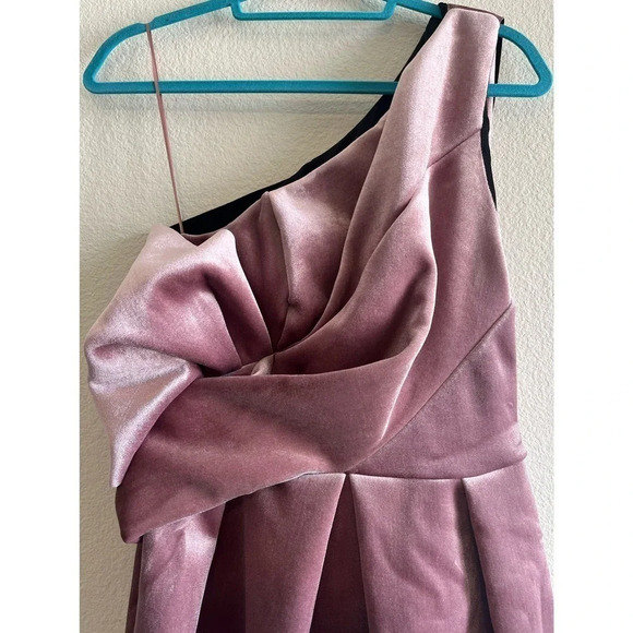 ASOS DESIGN velvet bare shoulder prom midi dress in rose pink size 6 - Picture 2 of 10